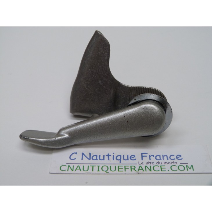 BF8 ATTACHE CAPOT HONDA 881