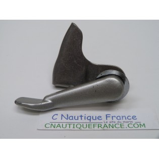 BF8 ATTACHE CAPOT HONDA 881