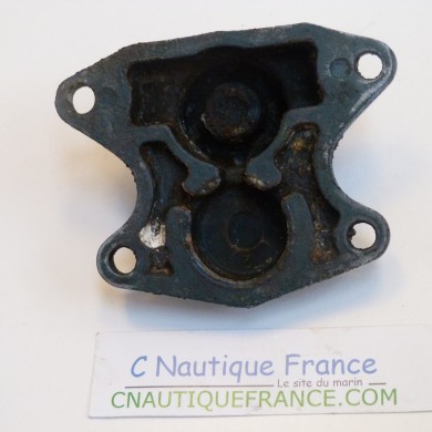 COUVERCLE DE THERMOSTAT YAMAHA 90 - 200 CV - 688