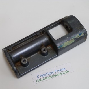 40 - 50 HP SPACER BRACKET YAMAHA 63D
