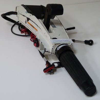 15 - 30 HO STEERING HANDLE EVINRUDE E-TEC