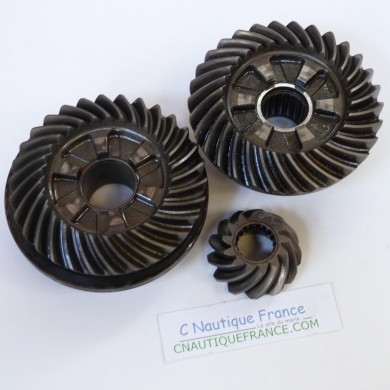 F75 F100 PINION GEAR  75 - 100 HP 4S YAMAHA 67F