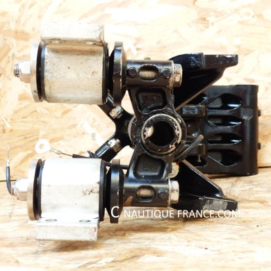 135 - 150 CV 4T L4 EFI SUPPORTO E PERNO DI STERZO PER MERCURY