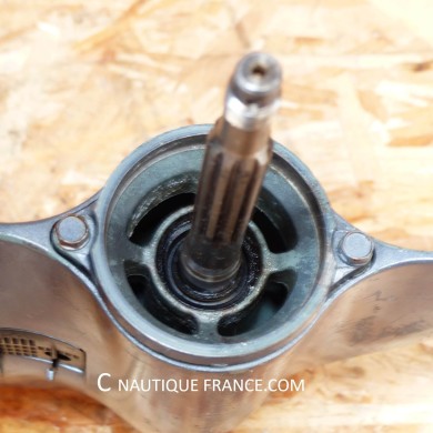 LOWER UNIT 25 HP YAMAHA 65W F25AET