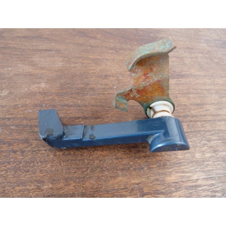 attache capot yamaha 25 dm