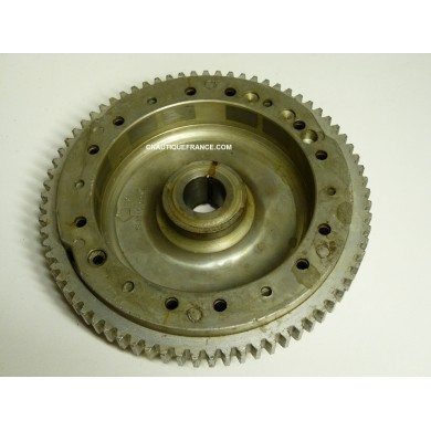 FLYWHEEL 70 - 75 HP 2S JOHNSON EVINRUDE 581111