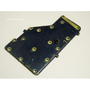 COUVERCLE PLAQUE D'ECHAPPEMENT 40 CV 2T YAMAHA MARINER