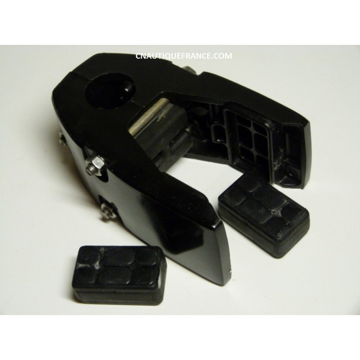 LOWER MOUNT COVER 20 - 25 HP 2S %ERCURY MARINER 17232A1