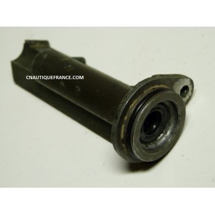 HOUSING OIL SEAL 4 - 5 HP 2S YAMAHA MARINER 6E0 6E3