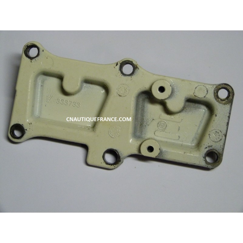 PLAQUE D'ECHAPPEMENT 9.9 - 15 CV 2T JOHNSON EVINRUDE 