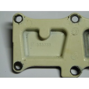 PLAQUE D'ECHAPPEMENT 9.9 - 15 CV 2T JOHNSON EVINRUDE 