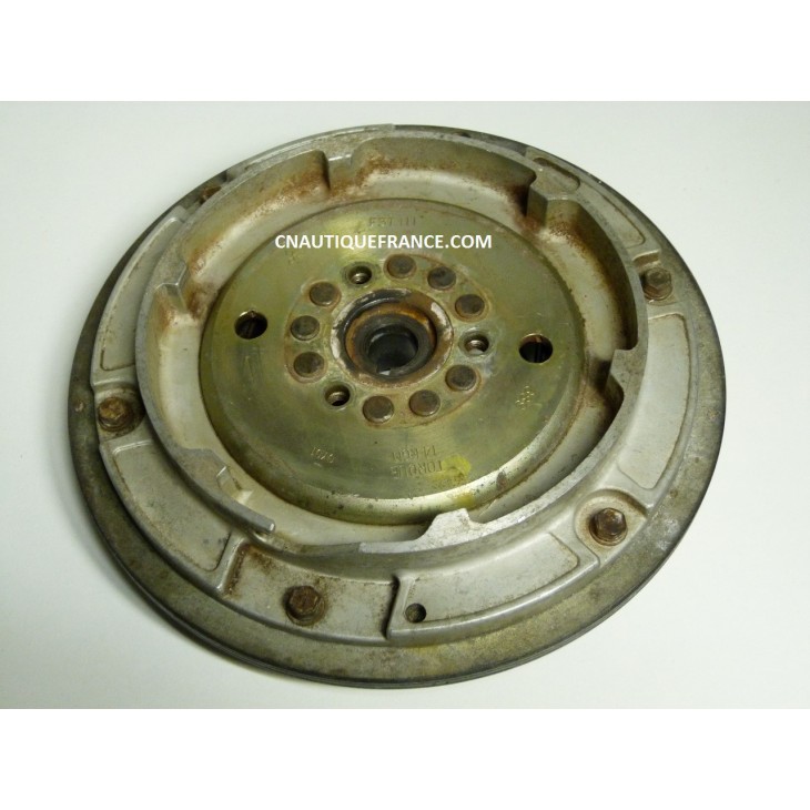 VOLANT MAGNETIQUE 25 - 30 CV 2T YAMAHA F3T411