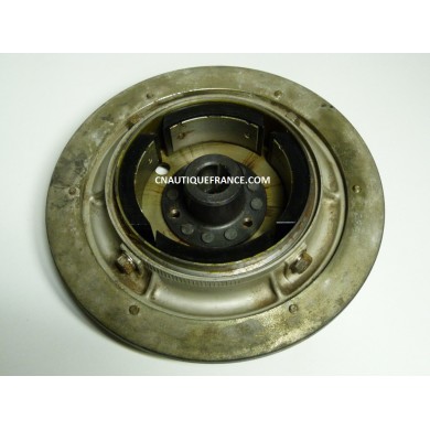 VOLANT MAGNETIQUE 25 - 30 CV 2T YAMAHA F3T411