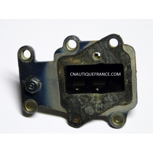 BOITE A CLAPET 9.9 CV 2T YAMAHA MARINER 682