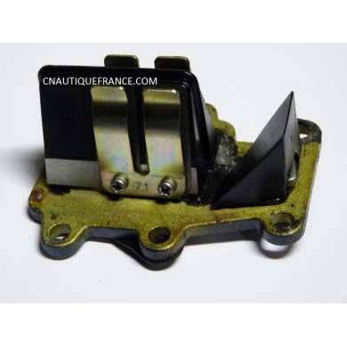 BOITE A CLAPET 9.9 CV 2T YAMAHA MARINER 682