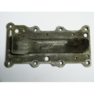 INNER EXHAUST COVER 9.9 - 15 HP JOHNSON EVINRUDE 0318926