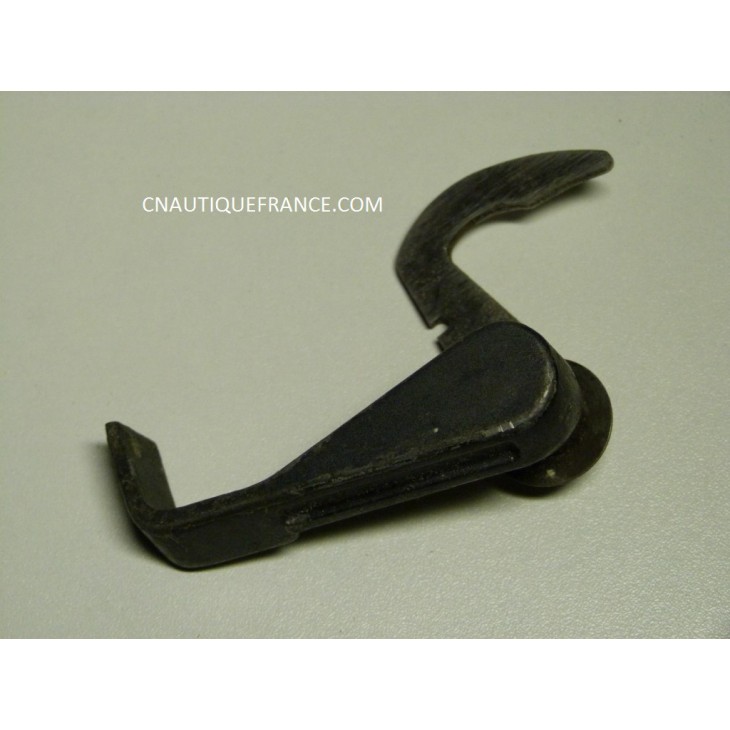 LEVER HOOK 9.9 - 15 HP 2S SUZUKI 