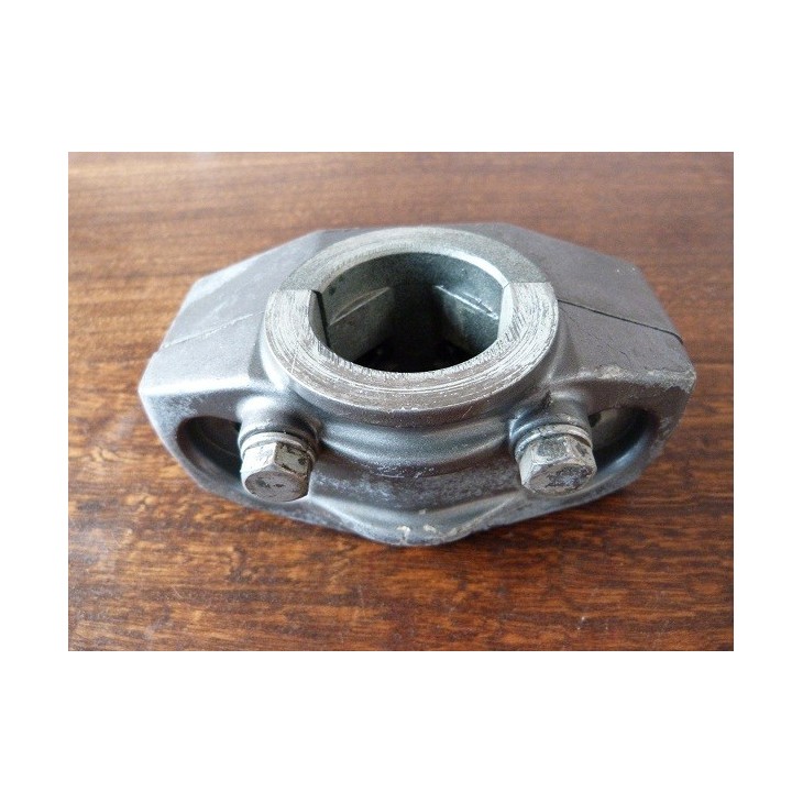 SUPPORT DE SILENT BLOC DT25 SUZUKI