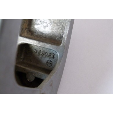 COUVERCLE SILENT BLOC EVINRUDE 329020 / 329021