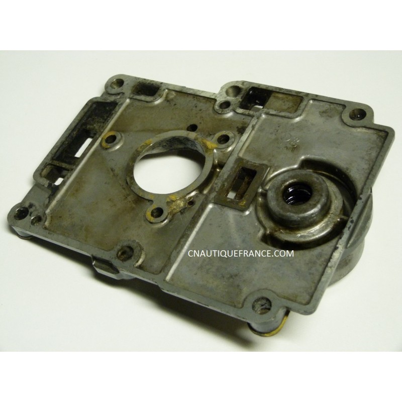 HOUSING UNDER OIL SEAL 15 HP 2S SUZUKI