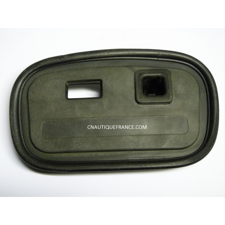 FRONT COVER - HANDLE REST 9.9 HP 4S MERCURY 825655