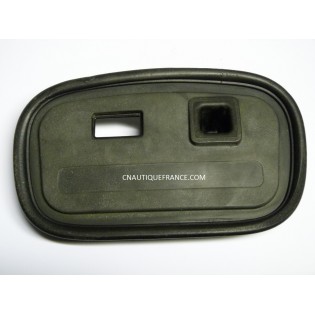 FRONT COVER - HANDLE REST 9.9 HP 4S MERCURY 825655