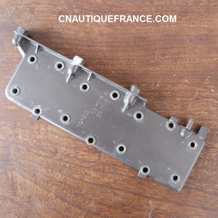 COUVERCLE DE PLAQUE D’ÉCHAPPEMENT 40 CV 2T TOHATSU M40D - 3C8
