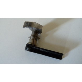 ATTACHE CAPOT 6 - 8 CV YAMAHA 6A - 8A - 647