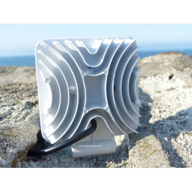 PROJECTEUR ETANCHE A LED - CARRE 8 X 3 W