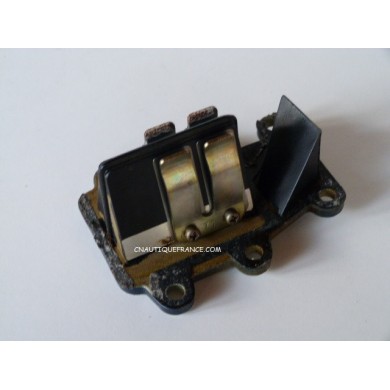 BOITE A CLAPET 9.9 CV 2T YAMAHA MARINER 682