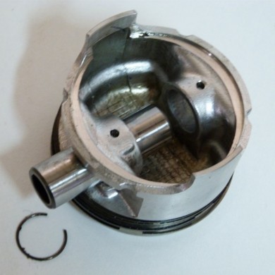 PISTON 25CV / 30CV 4T EVINRUDE JOHNSON  5031930