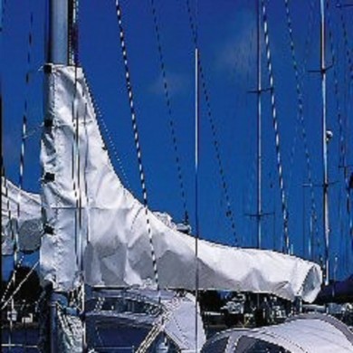 2,30 M - 1,05M White PVC mainsail cover