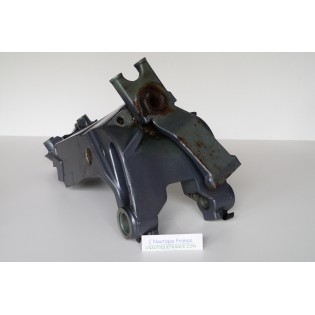 F75 - F100 SWIVEL BRACKET 75 - 100 HP 4S YAMAHA
